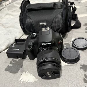 Canon rebel t100
